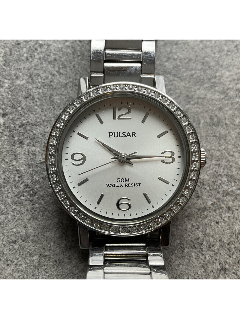Beautiful Pulsar Womens Wstch Silver Tone Case & Band W/Crystal Accent Bezel BT